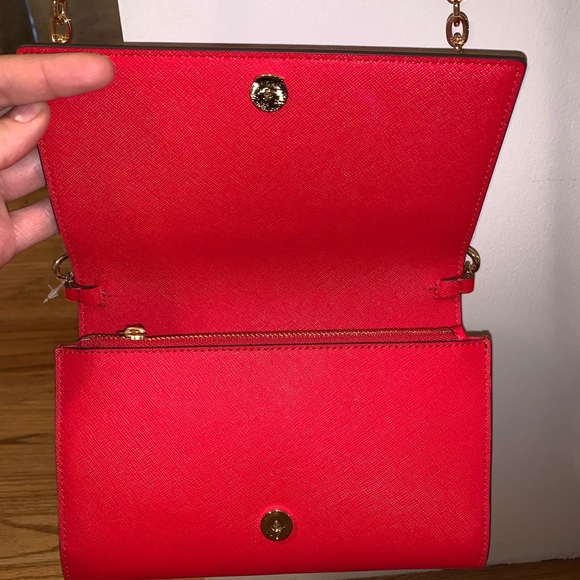 Tory Burch Robinson Chain Wallet - Picture 2 of 4